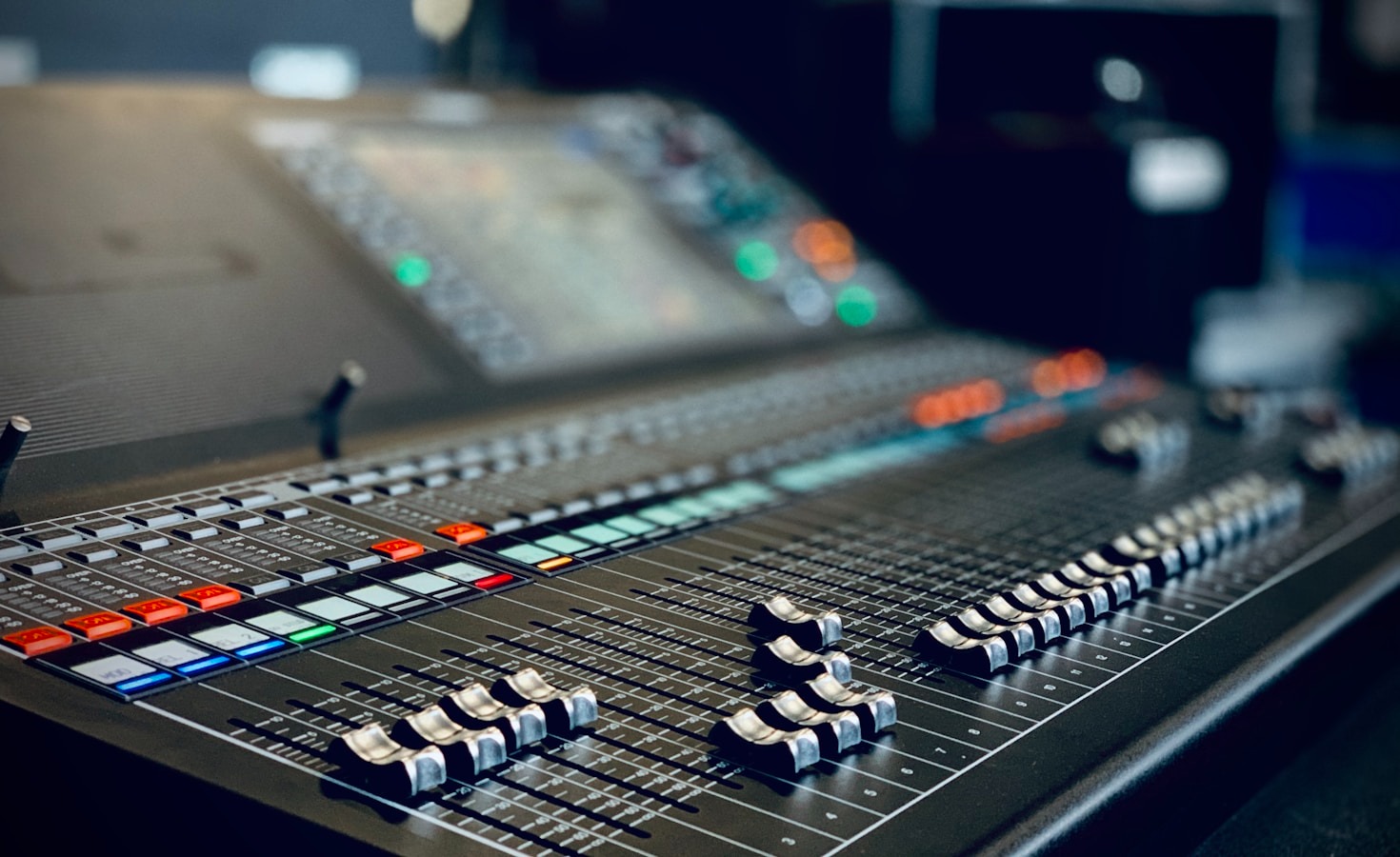 Exploring the Impact of Multimedia on Storytelling